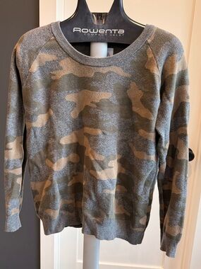 Stitches & stripes women’s Camouflage Crewneck Sweater - Gray and Brown